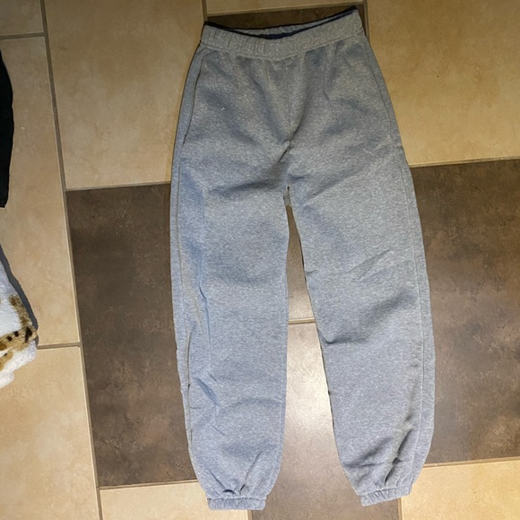 Grey joggings with pockets - Picture 3 of 7